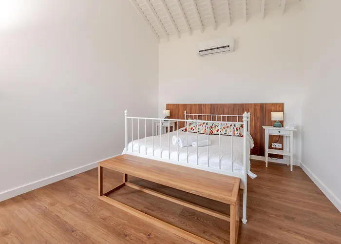 Casas Do Forneiro - T2 Casa de Férias Nordeste (Azores)